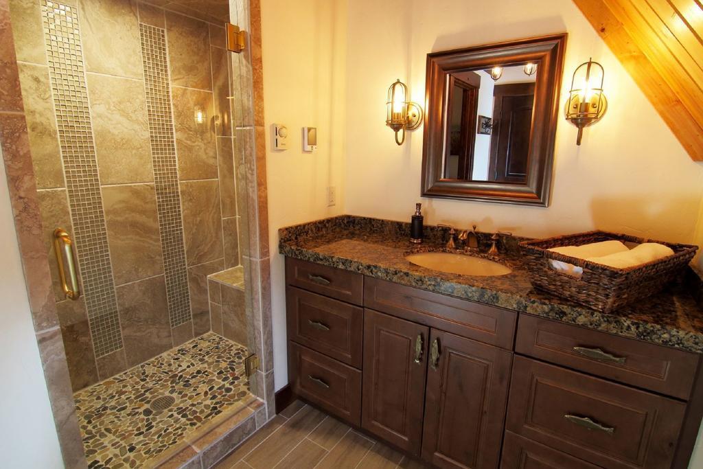 Fin And Feather Inn Виктор Номер фото