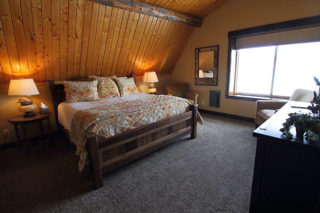 Fin And Feather Inn Виктор Экстерьер фото
